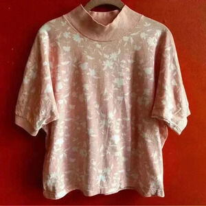 Vintage light pink and white floral short sleeve top size Medium
